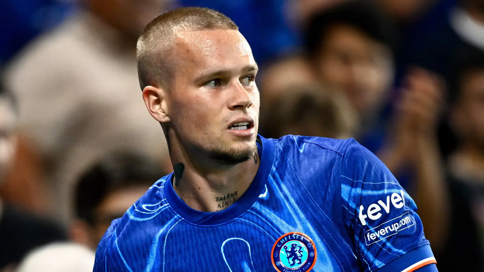 Leeds Lebih Untung Rekrut Flemming daripada Mudryk: Analisis Risiko dan Peluang