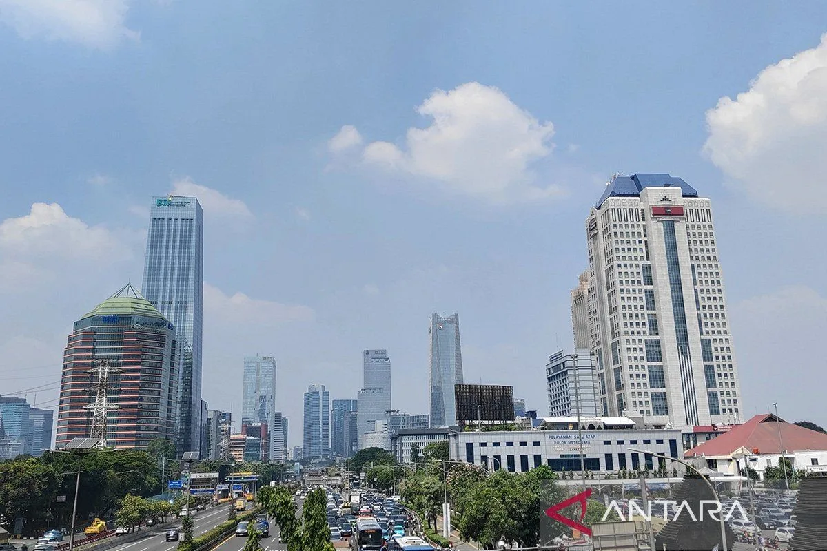BMKG: Langit Jakarta Diprediksi Cerah Berawan Sepanjang Senin, Suhu Capai 29 Derajat