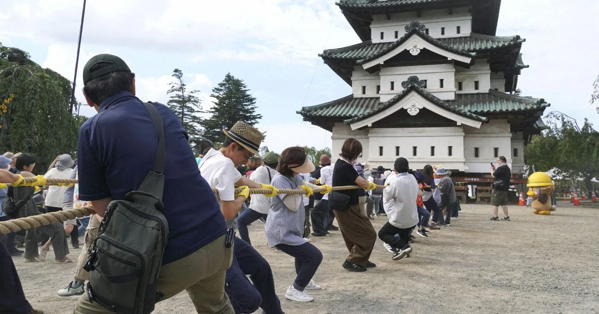 Ritual Gotong Royong Modern: 1.000 Warga Jepang Menarik Menara Kastil 400 Ton Demi Kembali ke Posisi Asli