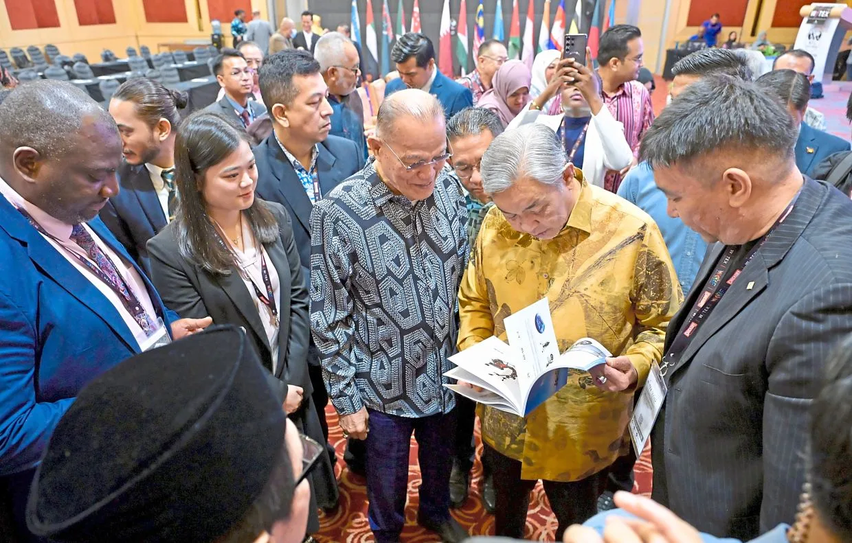 Investigasi Felda: Zahid Minta Audit Forensik Tanpa "Pembunuhan Karakter"
