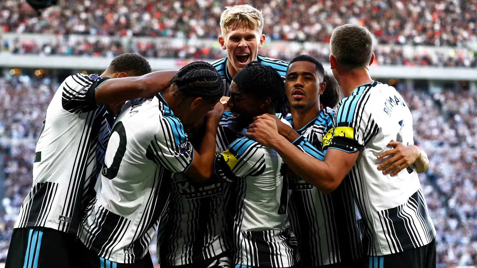 Willock Sepakat Hengkang ke Besiktas, Newcastle Menolak Tawaran Klub Turki