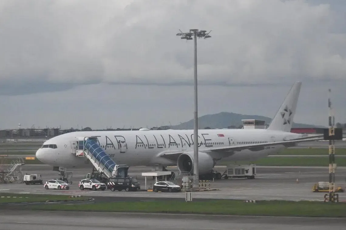 Keluarga Korban Turbulensi SQ321 Gugat Singapore Airlines: Tuntut Jawaban dan Kompensasi