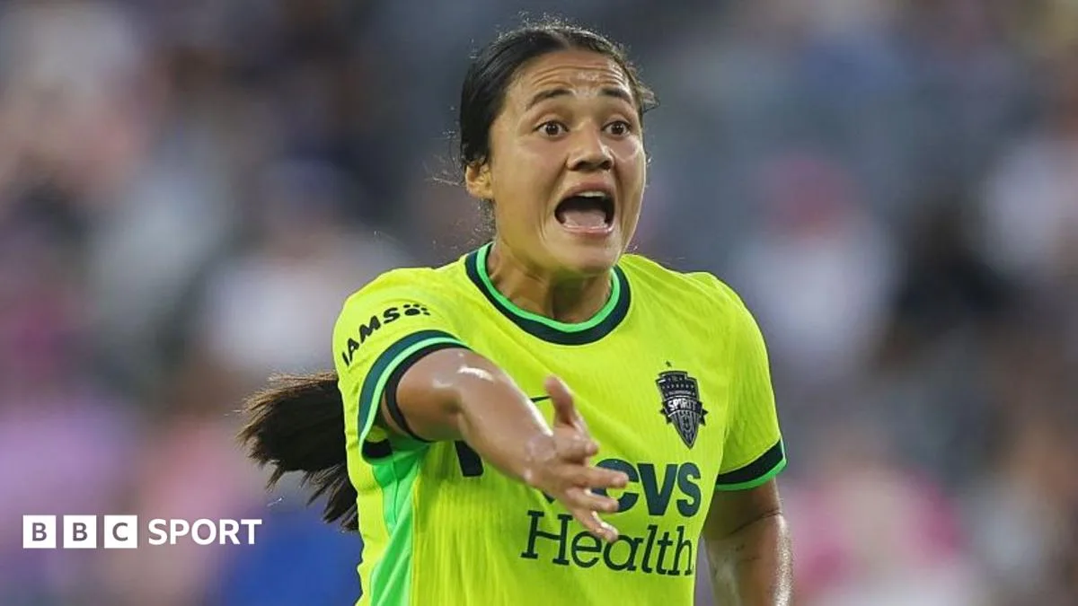 Manchester United Kian Dekat Rekrut Bek Timnas Meksiko, Rebeca Bernal