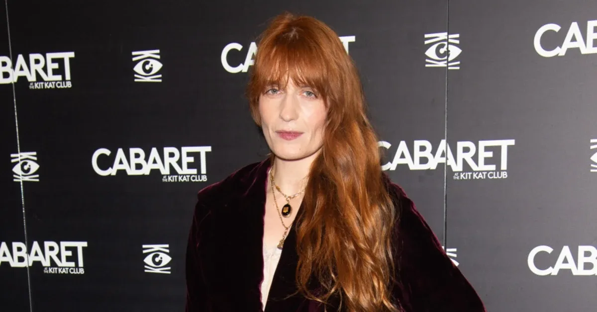 Florence Welch Minta Penonton Matikan Ponsel: Pengalaman Live Lebih Berharga dari Sekadar Rekaman