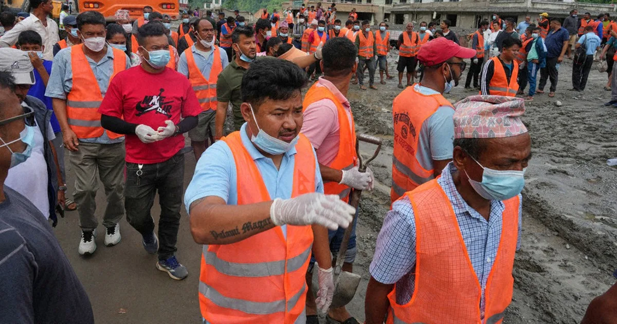 Banjir Bandang Nepal-Tibet Tewaskan 900 Orang, Ratusan Terjebak di Terowongan PLTA