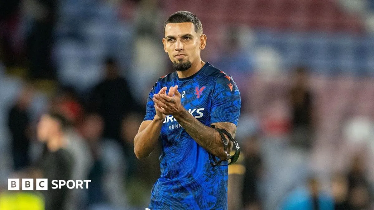 Forest Rekrut Daniel Munoz dari Palace: Reuni dengan Glasner dan Target Debut Lawan Tottenham