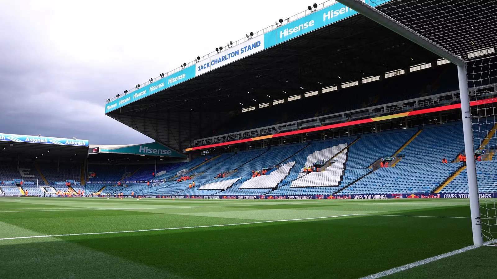 Leeds United di Ambang Krisis Skuad: Gnonto Hengkang, Farke Butuh Tambahan Pemain di Menit Akhir