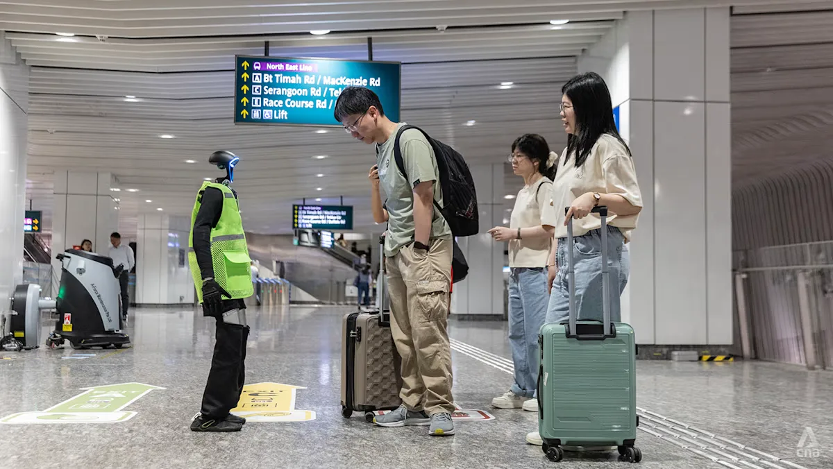 Uji Coba Robot Penunjuk Arah di MRT Singapura: Akurat untuk Rute Sederhana, Tersendat di Lokasi Kompleks