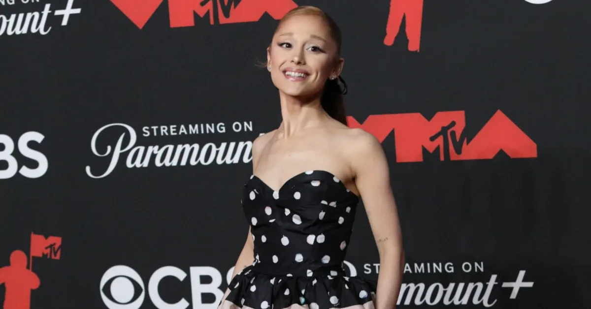 Ariana Grande Akhiri Tur dengan Cedera: Dari High Heels ke Sepatu Nyaman, dan Keputusan Besar di Balik Layar