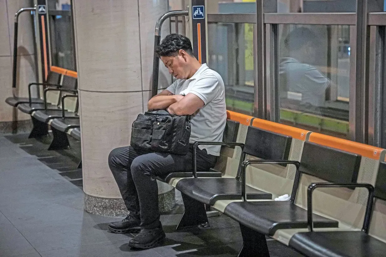 Jepang Longgarkan Batas Lembur demi Ekonomi, Kekhawatiran Karoshi Kembali Mengemuka