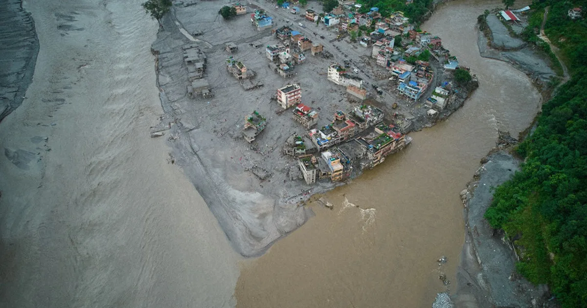 Dua Pekerja Selamat Dievakuasi dari Terowongan Nepal: Krisis Kemanusiaan di Balik Proyek PLTA
