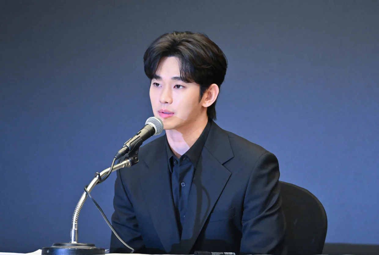 Gelombang Protes Fans Internasional: Kim Soo-hyun Didorong Mundur dari Dua Ajang Penghargaan K-Pop