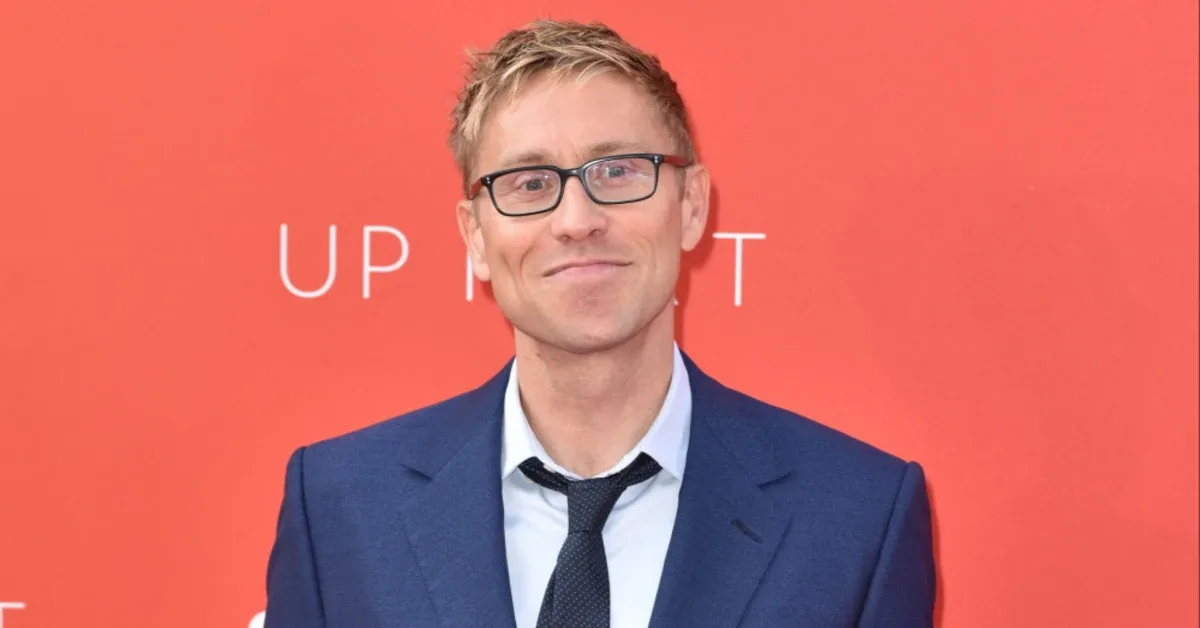 Duka Komedian Russell Howard: Bayi Meninggal Usai Lahir, Yayasan Didirikan untuk Dukung Keluarga Berduka