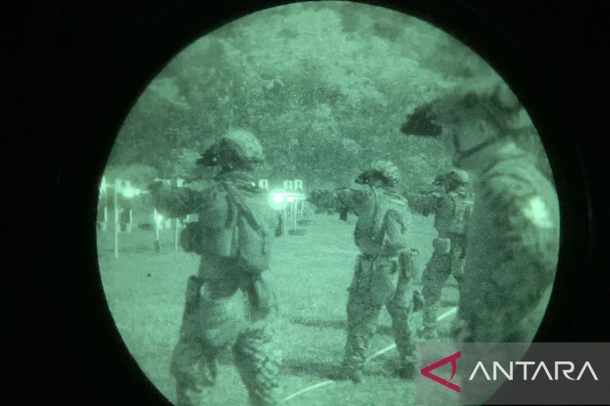 Latihan Menembak Malam Super Garuda Shield: TNI dan Marinir Empat Negara Asah Kemampuan Tempur di Lampung