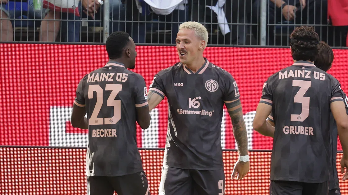 Hamburg Dihancurkan Mainz 0-5: Tietz dan Becker Jadi Mimpi Buruk Tuan Rumah