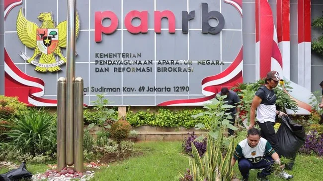 Erupsi Anak Krakatau: WFH ASN Diserahkan ke Instansi, Berapa Lama?