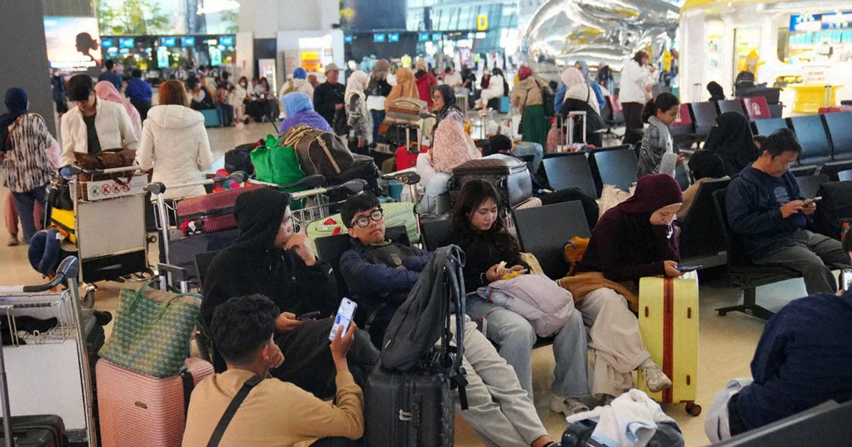 Erupsi Anak Krakatau Mereda, Delapan Bandara Masih Ditutup dan 2.300 Penerbangan Terganggu