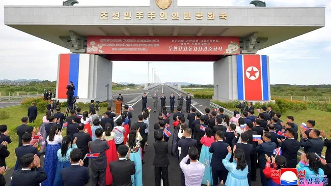 Jembatan Rusia-Korut Resmi Beroperasi: Simbol Baru Poros Moskow-Pyongyang