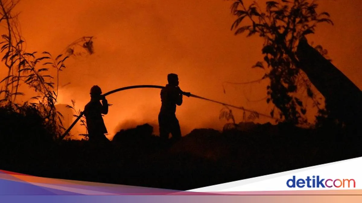Kebakaran TPA Galuga Bogor: Delapan Unit Damkar Dikerahkan, Warga Diimbau Waspadai Asap