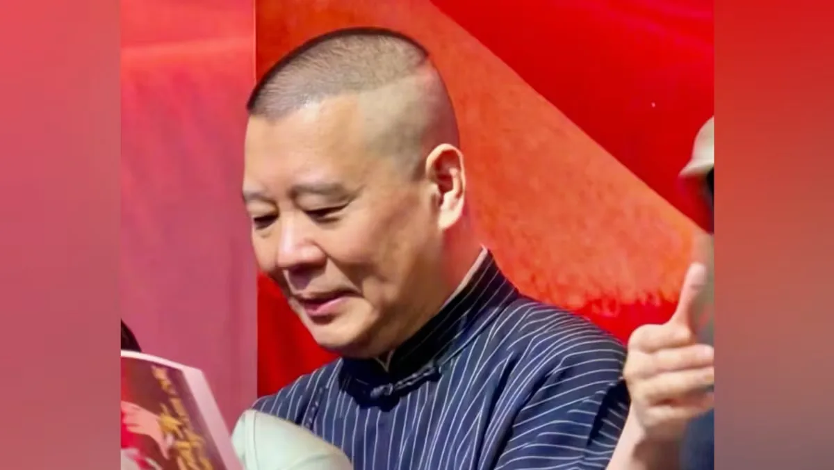 Denda Rp 1,1 Miliar untuk Penyelenggara Acara Komedian China atas Ubah Lirik Lagu Revolusioner