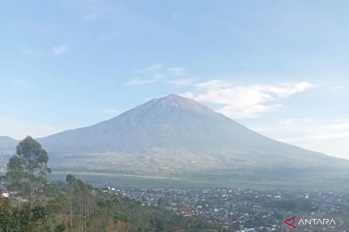 Status Gunung Kerinci Waspada: Aktivitas Seismik Tinggi, tapi PVMBG Pastikan Aman
