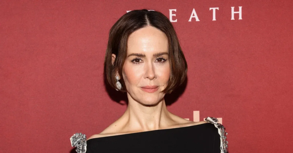 Sarah Paulson dan Naomi Watts: Dari Rekan Kerja Jadi "Dua Anak Anjing" di Closing Night