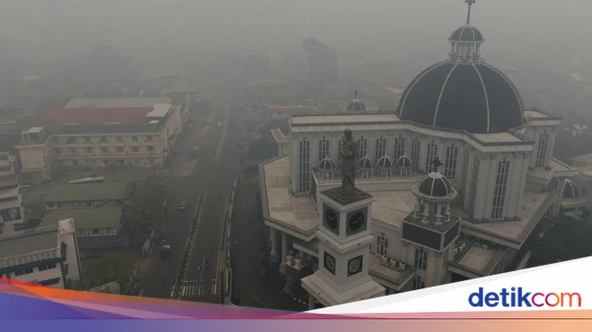 Kabut Asap Karhutla Selimuti Pontianak, Kualitas Udara Tembus Level Berbahaya