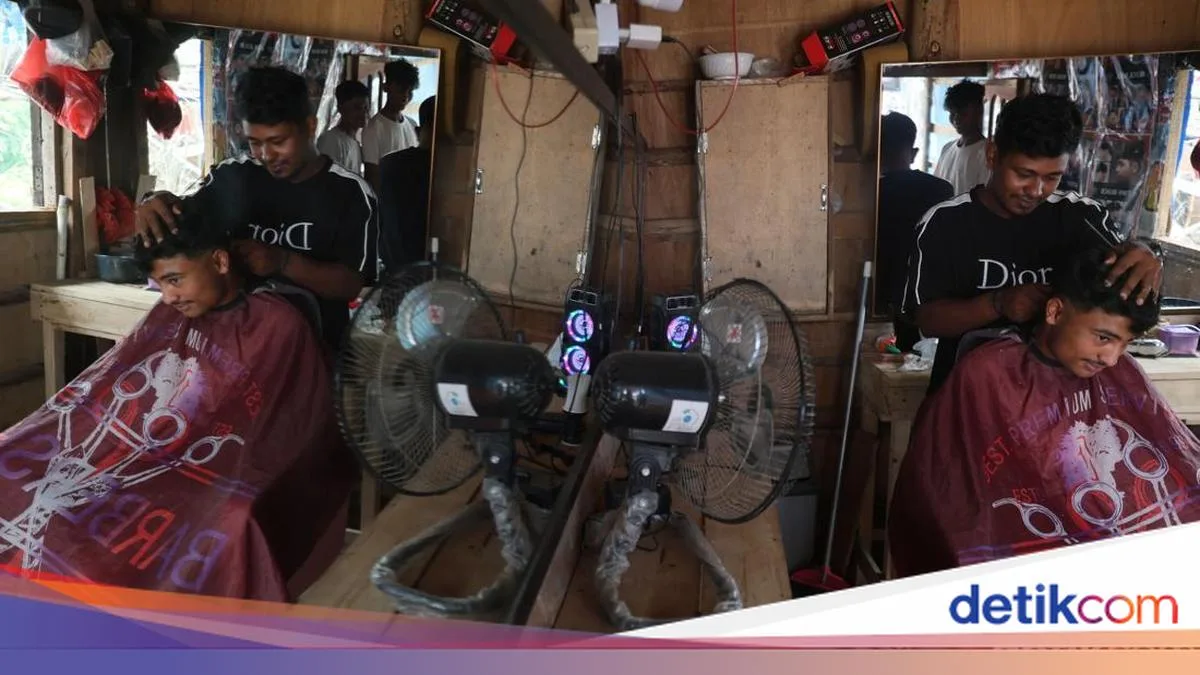 570 Rohingya Refugees in Pekanbaru: Surviving by Selling and Working Amid Constraints