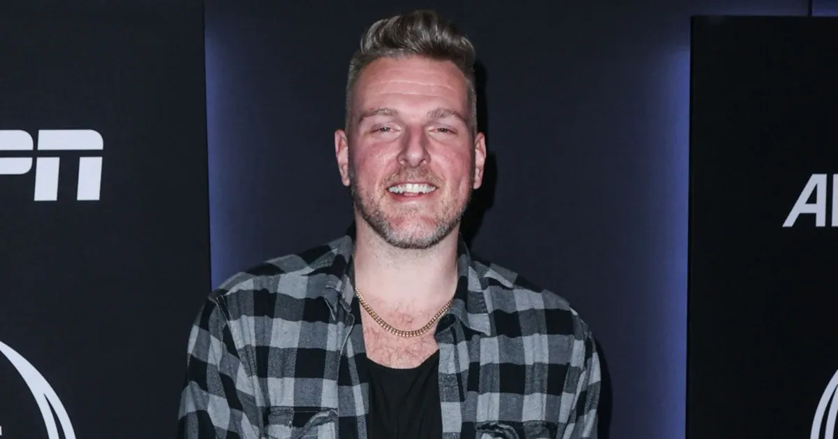 Pat McAfee Keringat Bercucuran Saat Bertemu Taylor Swift, Tom Cruise Tetap Rapi