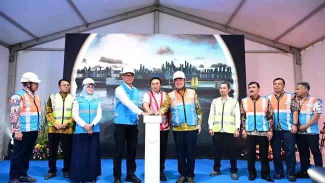 Pelindo Nyalakan Listrik Darat 500 kVA di Priok, Pangkas Emisi Kapal hingga 75%