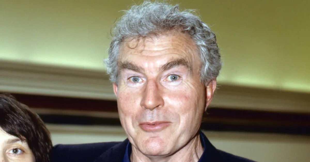 David Burke, Dr Watson Legendaris, Tinggalkan Warisan Rp1,6 Miliar