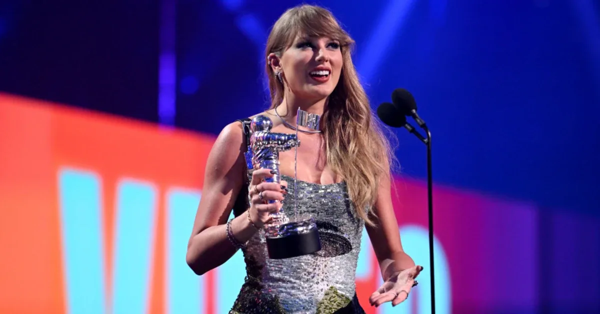 Taylor Swift Wins Inaugural Artist Director Honours Trophy at VMA 2026