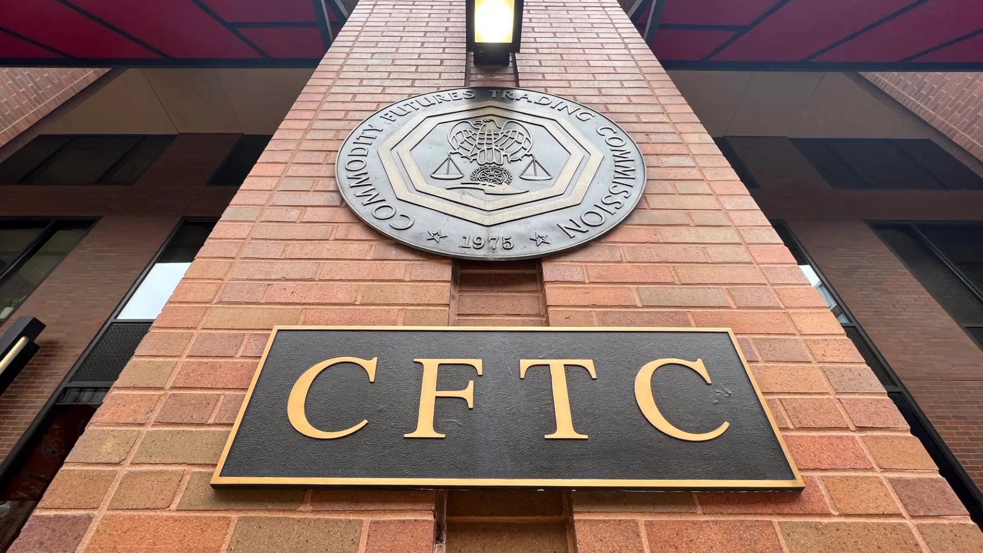 CFTC Soroti Risiko Manipulasi di 'Mention Market' Platform Prediksi, Kalshi dan Polymarket Terancam