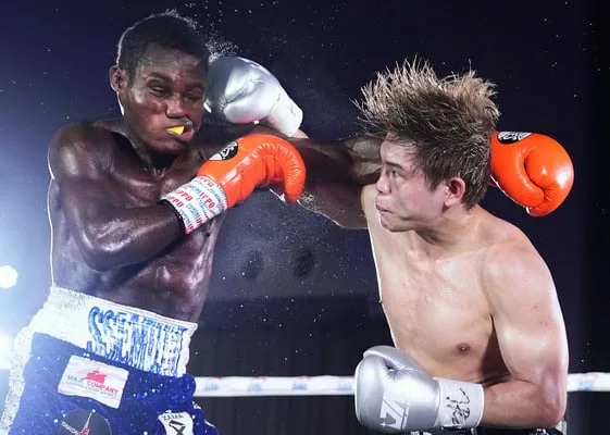 Jin Sasaki Hancurkan David Ssemujju di Ronde Enam, Satukan Tiga Sabuk Regional