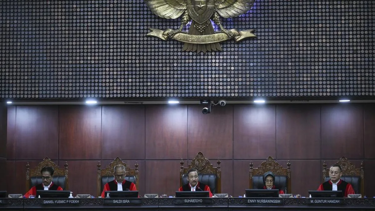 Ketua MK Tegur Relawan Gibran di Sidang PHPU: "Tidak Usah Terlalu Semangat"