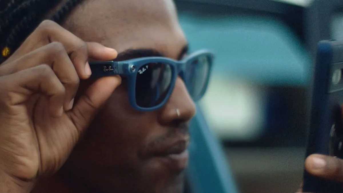 Meta Ray-Ban Glasses: Firmware Baru Tutup Celah Rekaman, Tapi Regulator Jerman Nilai Lampu Indikator Tak Cukup