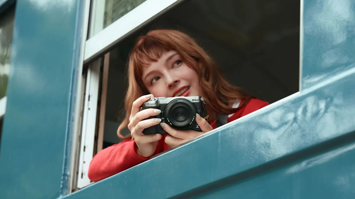 Nikon Z5IIC Resmi Meluncur: Full-Frame Ringkas Tanpa Viewfinder, Tantang Sony A7C II dan Lumix S9