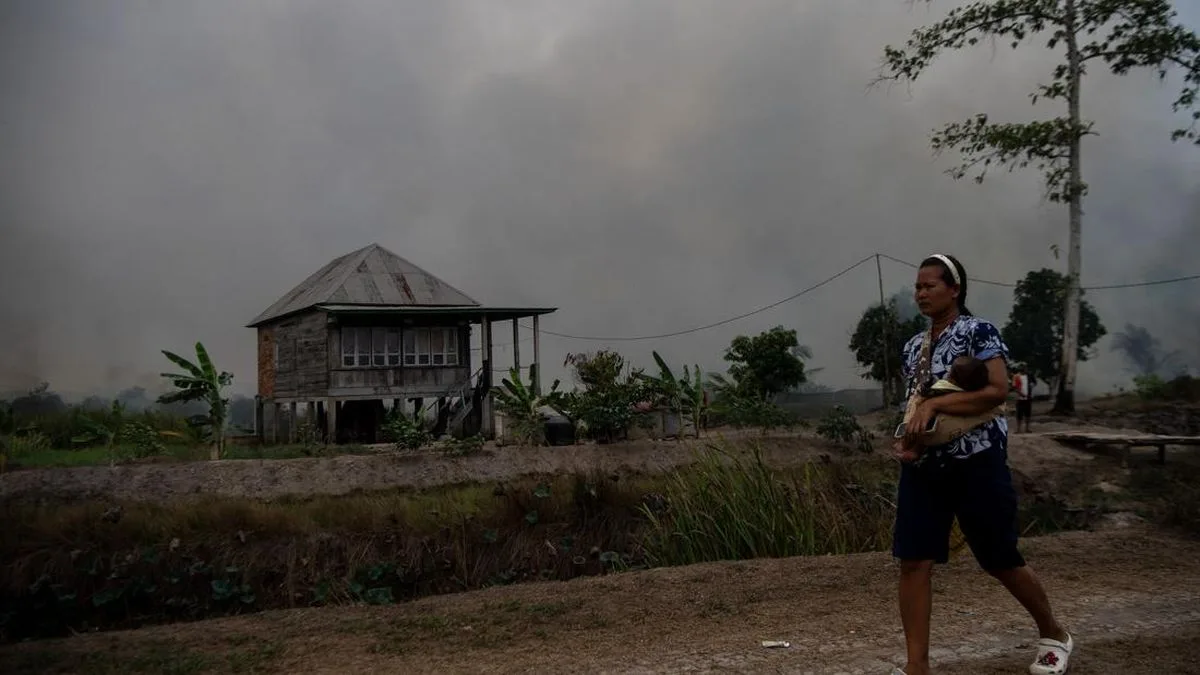 Health Ministry Records 40,000 Toddlers Exposed to Respiratory Infections as Palembang-Indralaya Wildfire Haze Paralyzes Jalintim