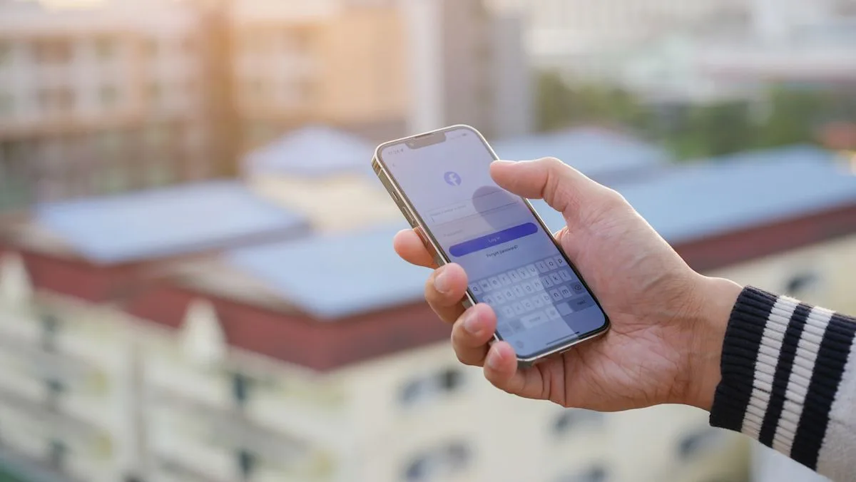 Jangan Tunggu Akun Dibajak: Sinyal Bahaya Facebook yang Sering Diabaikan