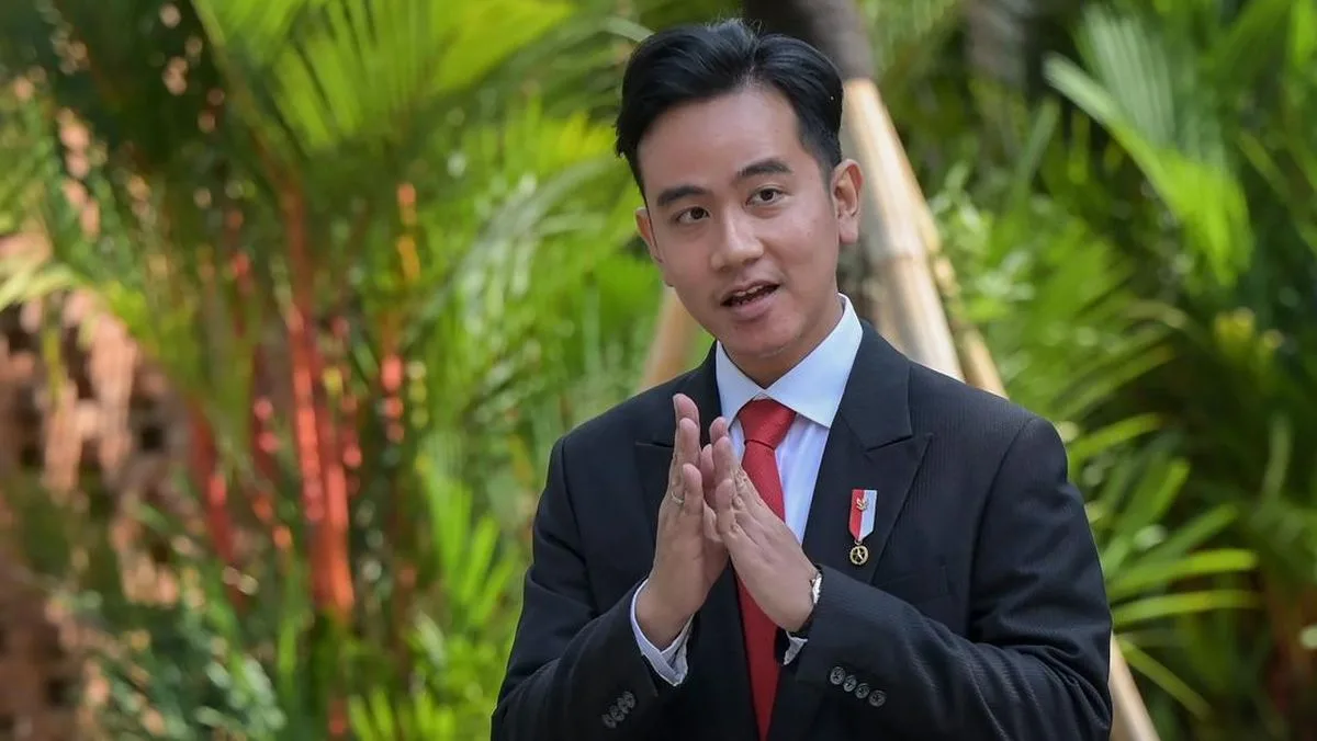 MK Tolak Hadirkan Gibran di Sidang Gugatan Syarat Cawapres, Denny Indrayana Kecewa?