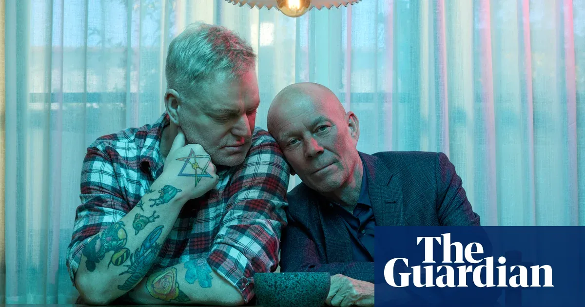 Erasure Rayakan 40 Tahun dengan Album ke-20, Vince Clarke Mundur dari Panggung karena Duka