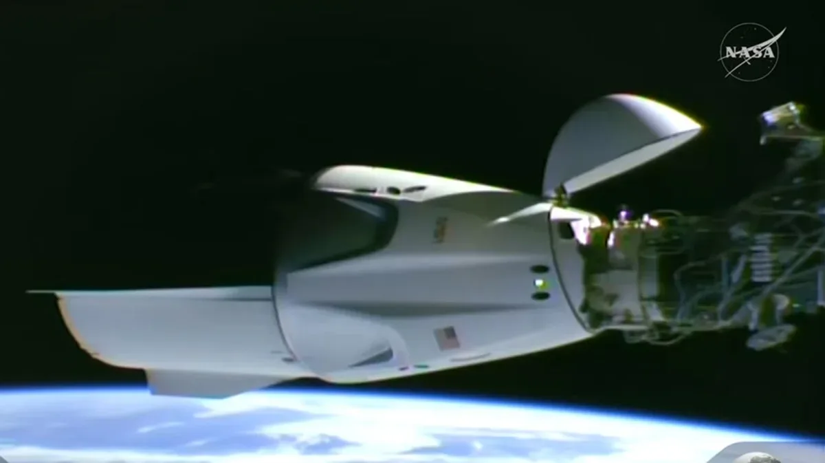 SpaceX Cetak Rekor Kecepatan ke ISS, Watkins Jadi Wanita Kulit Hitam Pertama Pimpin Misi Orbit