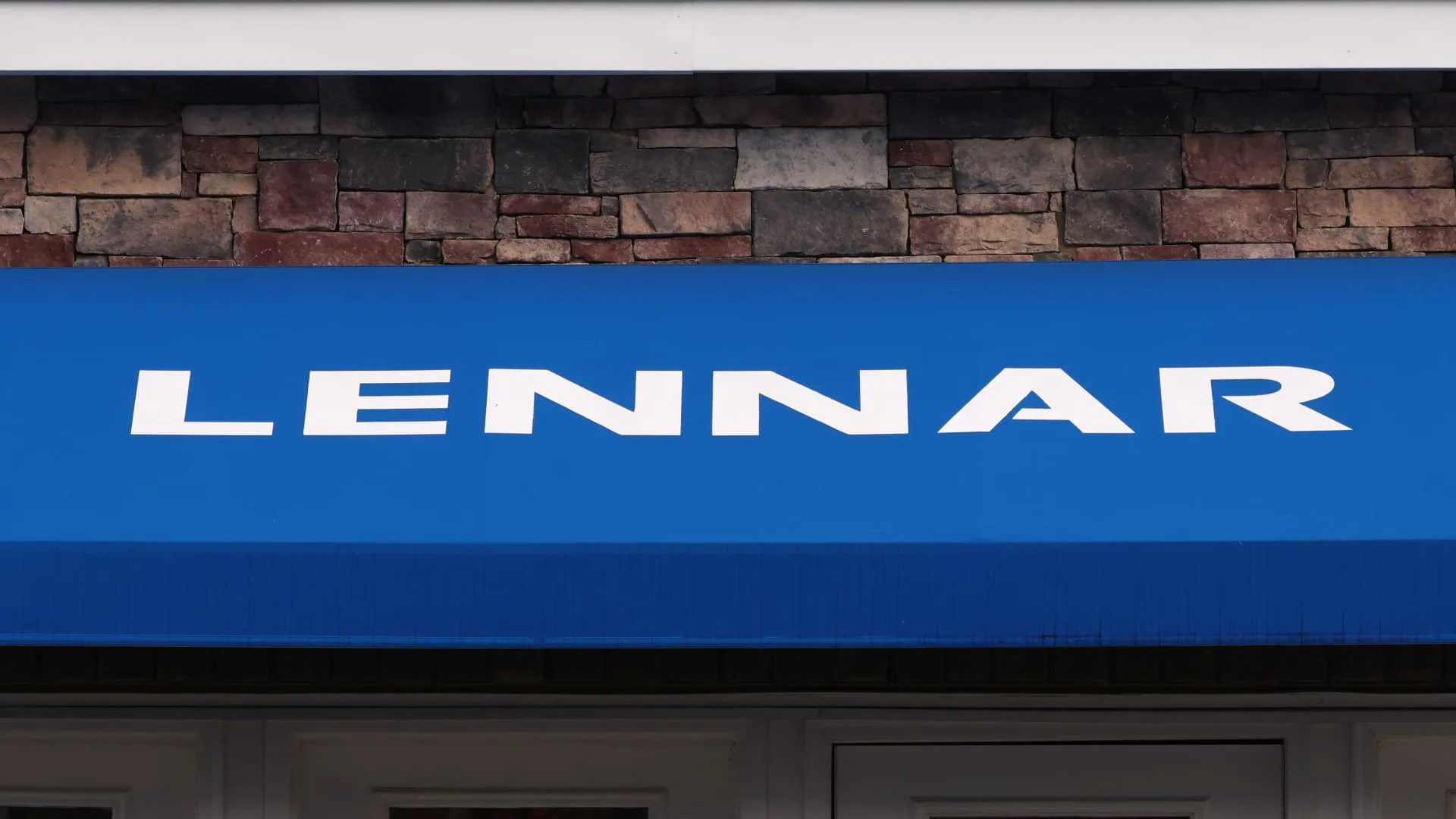 Berkshire Hathaway Kembali Borong Saham Lennar, Tapi Laju Beli Melambat