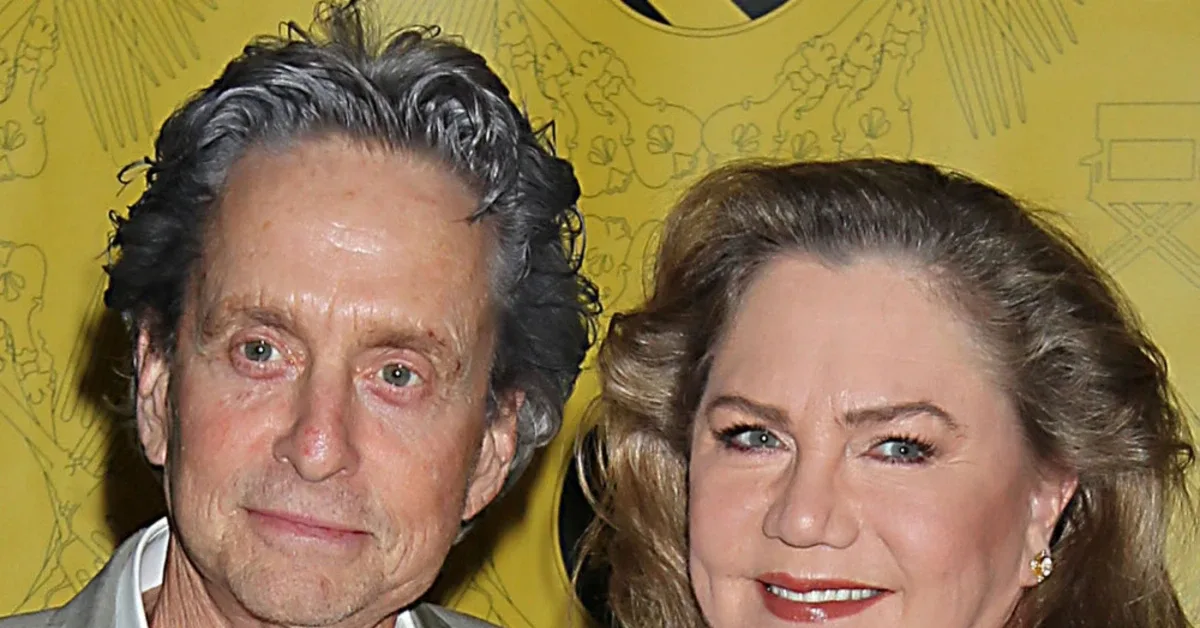 Michael Douglas Akui Perselingkuhan 40 Tahun Lalu, Kathleen Turner: 'Ada Apa Ributnya?'