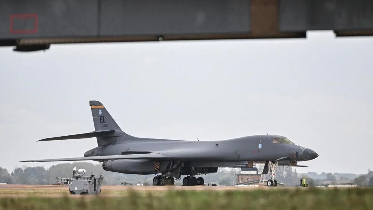 US Pulls 12 B-1 Bombers from UK in 25 Hours as Iran Threat Escalates