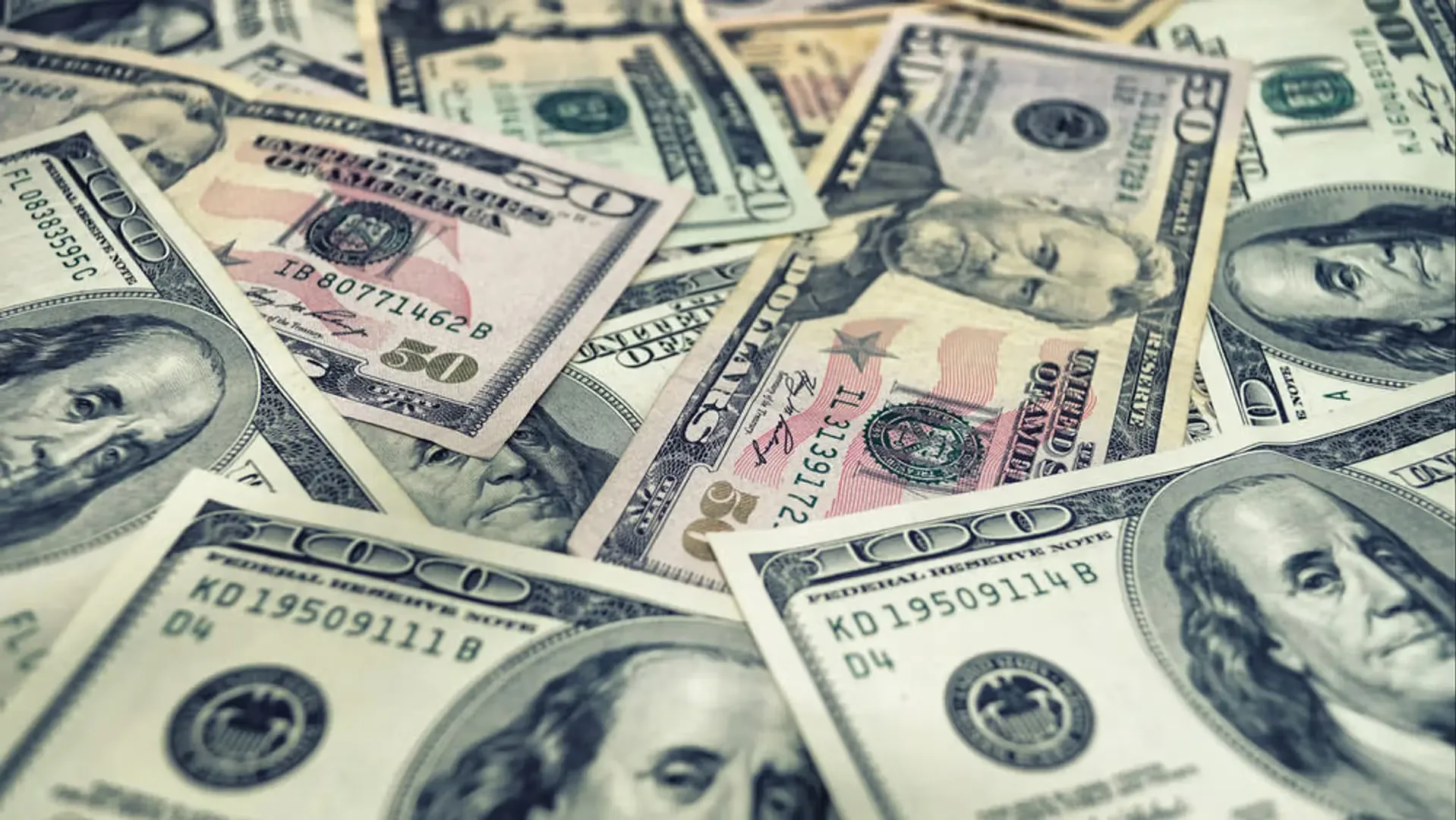 Dolar AS Sentuh Puncak 18 Bulan, Bitcoin Bertahan di $86.000