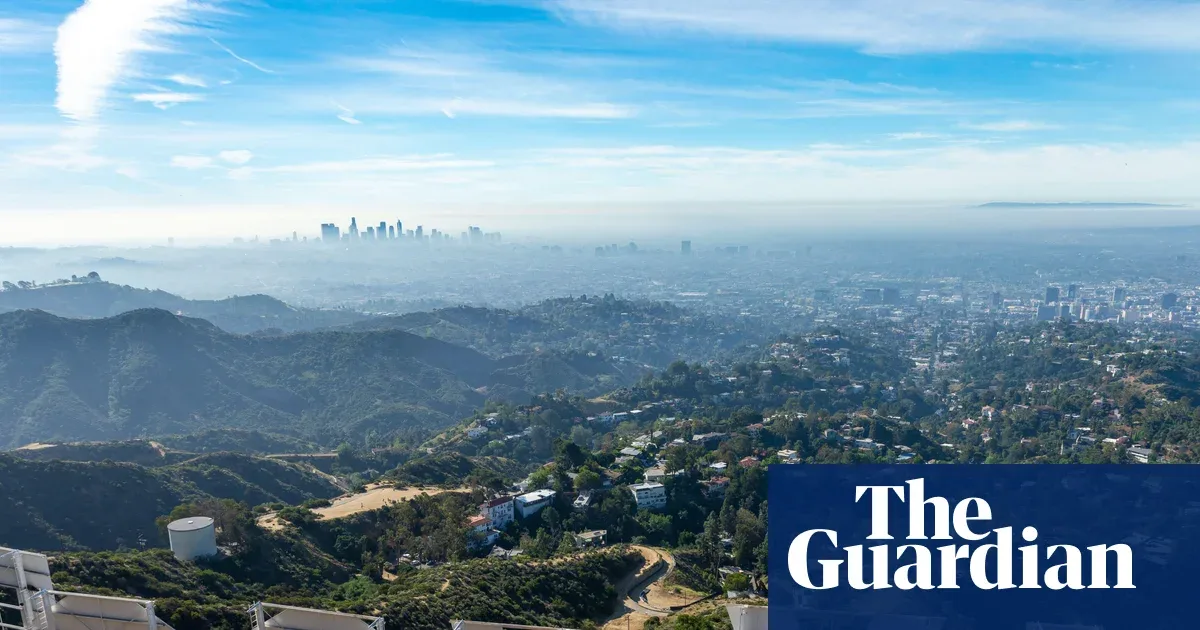 Di Balik Huruf Raksasa Hollywood: Ekosistem Rahasia yang Kini Diawasi AI