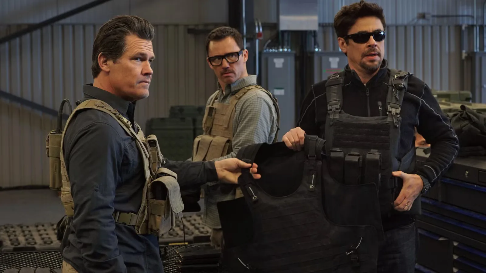 Sicario 3 Resmi Dikerjakan, Taylor Sheridan Digantikan Steven Knight di Kursi Penulis