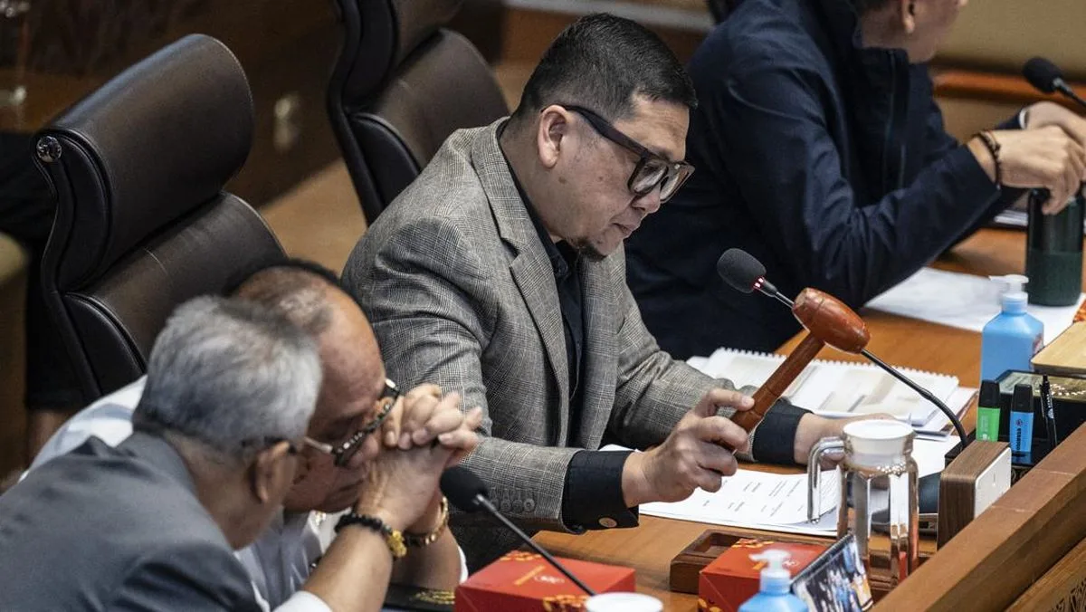 Golkar Ajukan PAW ke KPU: Kursi Sarmuji dan Bamsoet di DPR Segera Diisi Wajah Baru