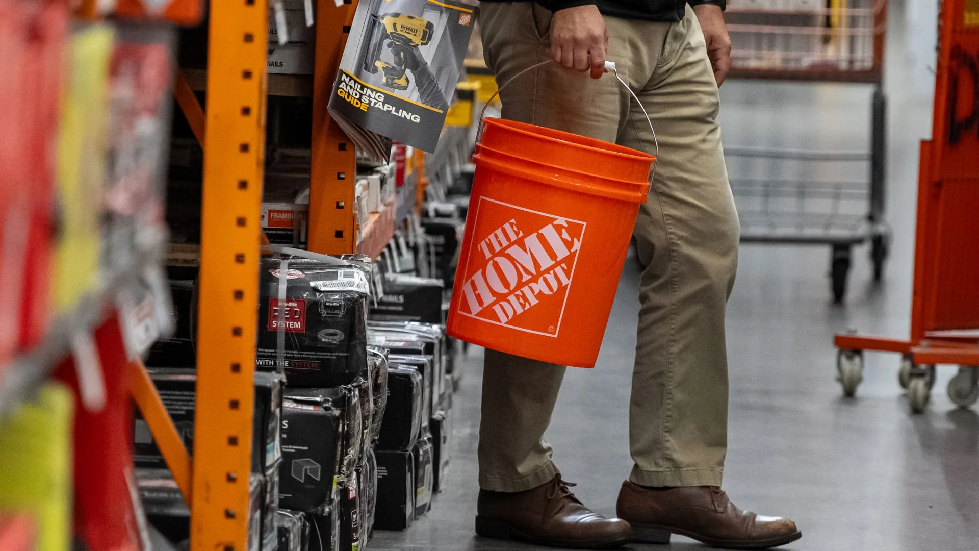 Panggilan Analis Baru untuk Home Depot: Sinyal Beli atau Jual?